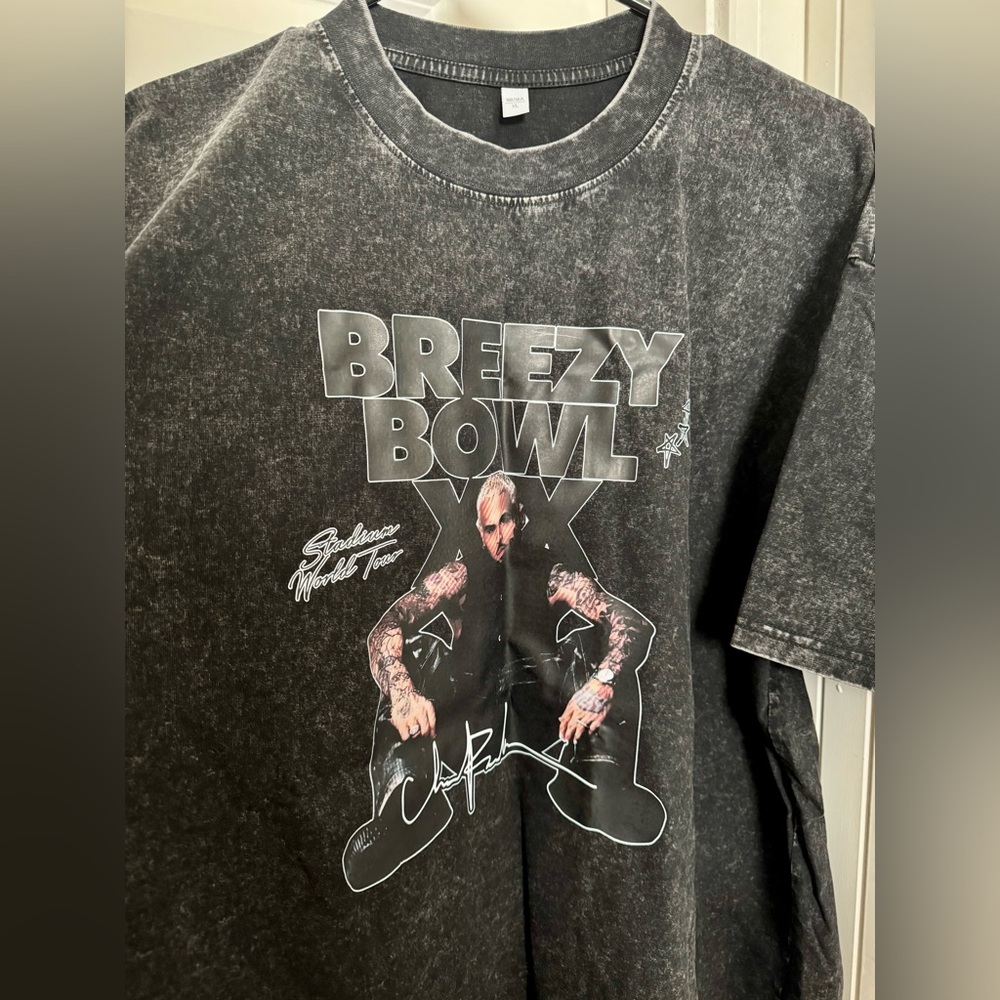 Breezy Bowl Graphic T-Shirt